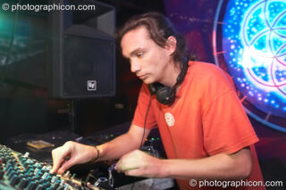Morph DJing in the main at the Liquid Records party. London, United Kingdom. © 2007 Photographicon