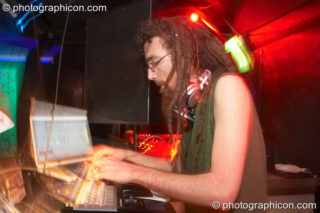 Slackbaba performs in the Chill room at the Liquid Records party. London, United Kingdom. © 2007 Photographicon