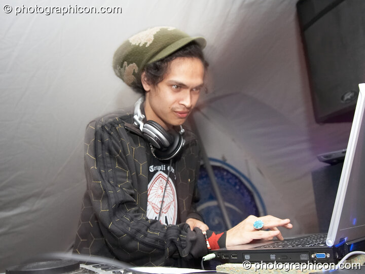 Nagual Sound Experiment performs on the Liquid Stage at the Echo Festival. Overton, United Kingdom. © 2007 Photographicon