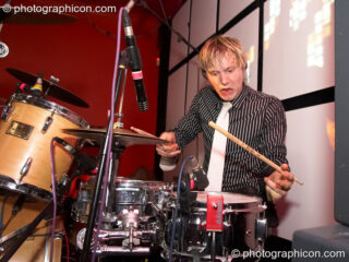 Subsource (Spin Out/Archangel^, UK) perform on the Main Stage with VJ projections by Inside-us-all at Future Music Vol. 1. London, United Kingdom. © 2007 Photographicon