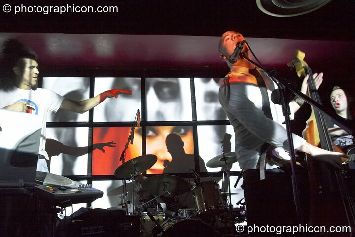Subsource (Spin Out/Archangel^, UK) perform on the Main Stage with VJ projections by Inside-us-all at Future Music Vol. 1. London, United Kingdom. © 2007 Photographicon