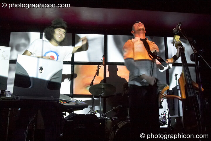 Subsource (Spin Out/Archangel^, UK) perform on the Main Stage with VJ projections by Inside-us-all at Future Music Vol. 1. London, United Kingdom. © 2007 Photographicon