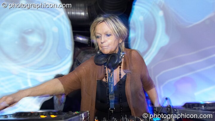 Annie Nightingale (Radio 1 Tour) DJs on the Archangel & Nu-school Hippies stage with visual projections by VJ Air / Inside-Us-All at Alpha Omega. London, United Kingdom. © 2008 Photographicon