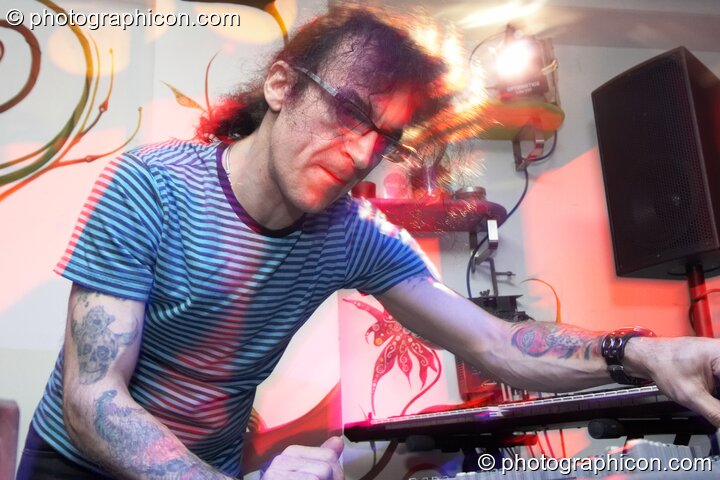Merv Pepler of Eat Static performs live at the inSpiral Lounge in London. London, United Kingdom. © 2009 Photographicon