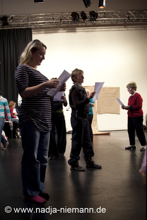 A community-cast workshop in preparation for The Southwark Mysteries 2010. London, United Kingdom. © 2010 Photographicon