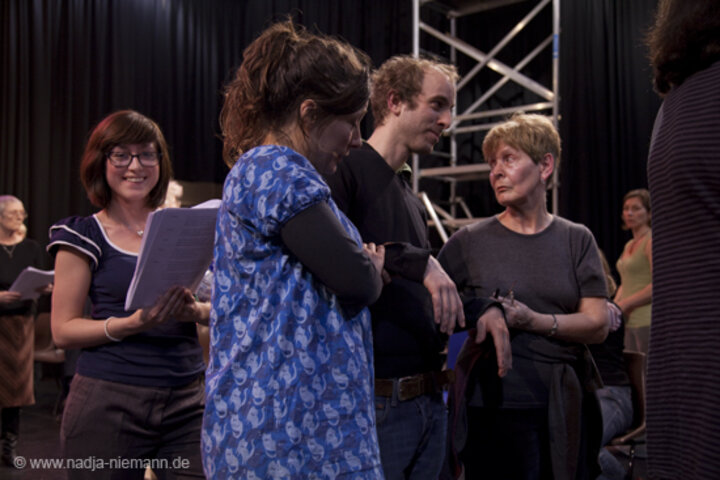 A community-cast workshop in preparation for The Southwark Mysteries 2010. London, United Kingdom. © 2010 Photographicon