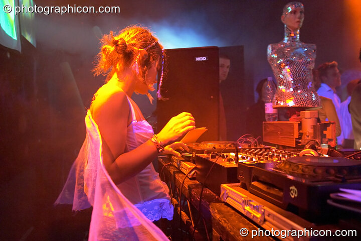 Gandolfi plays a DJ set in the Project Ozma space at the Synergy Project. London, United Kingdom. © 2004 Photographicon