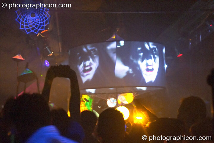 Inside-Us-All's circular projection screen in the Project Ozma space at the Synergy Project. London, United Kingdom. © 2004 Photographicon