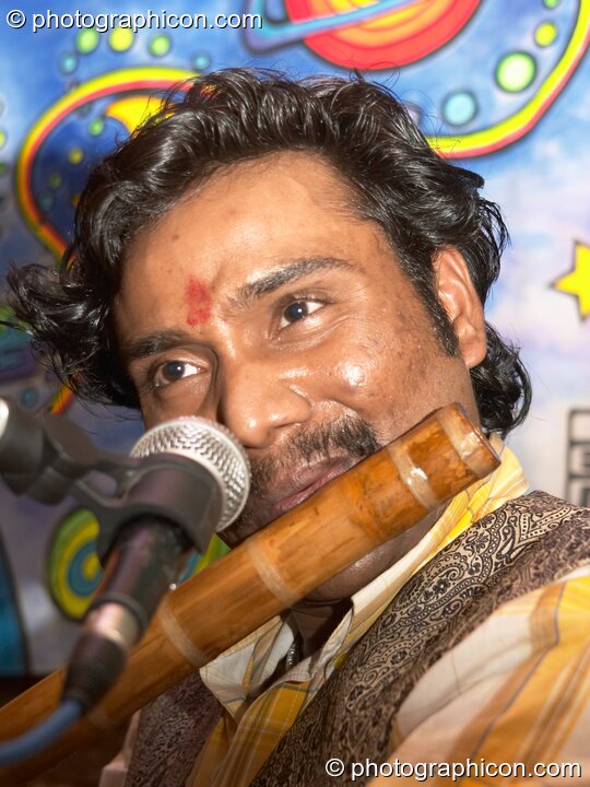 An Anglo-Asian jam in the Sangita Sounds space at the Synergy Project. London, United Kingdom. © 2004 Photographicon