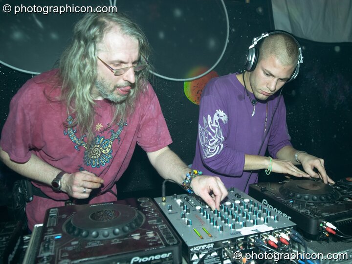 Dark Angel (Barclay) and Moonquake DJing in the Project Ozma space at the Synergy Project. London, United Kingdom. © 2004 Photographicon