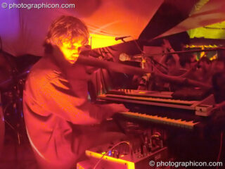 Kangaroo Moon on the Small World Stage at the Synergy Project. London, United Kingdom. © 2005 Photographicon