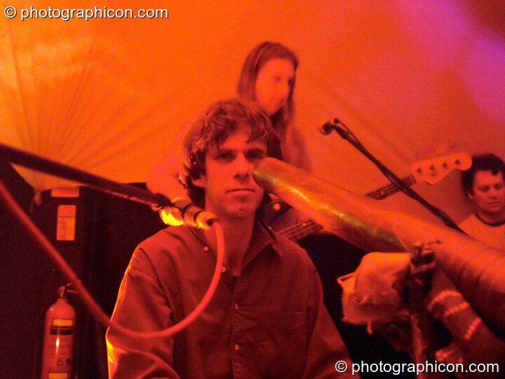 Kangaroo Moon on the Small World Stage at the Synergy Project. London, United Kingdom. © 2005 Photographicon