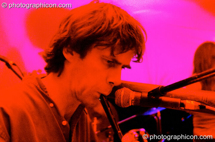 Kangaroo Moon on the Small World Stage at the Synergy Project. London, United Kingdom. © 2005 Photographicon