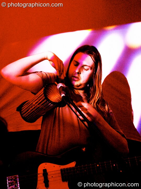 Kangaroo Moon on the Small World Stage at the Synergy Project. London, United Kingdom. © 2005 Photographicon