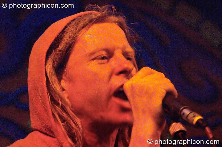 The Mytho-Poets of Albion perform in the Interdimensional Circus space at The Synergy Project. London, United Kingdom. © 2005 Photographicon