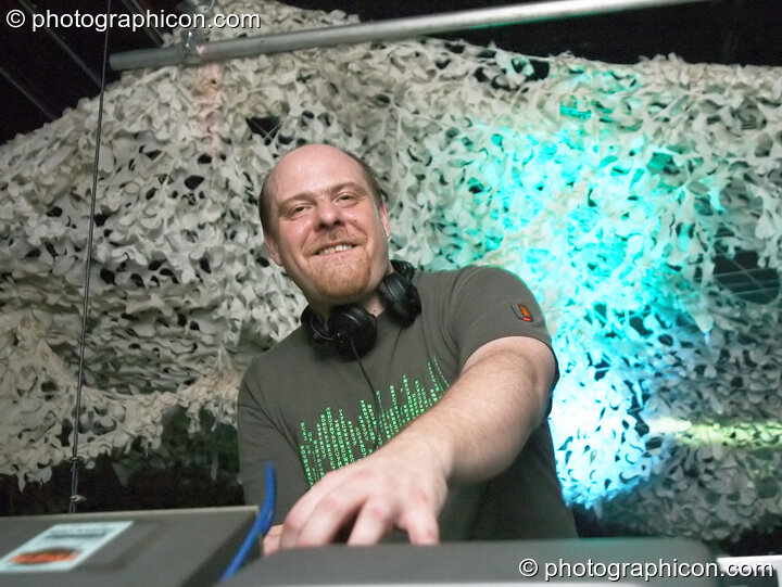 Laughing Buddha in the IDspiral space at The Synergy Project. London, United Kingdom. © 2005 Photographicon