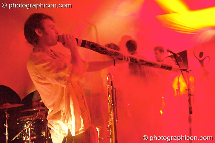 Smerins Anti-Social Club on the Small World Stage at The Synergy Project. London, United Kingdom. © 2005 Photographicon