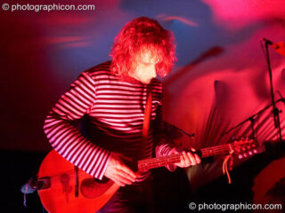 Matt Tweed of Kamel Nitrate on the Small World Stage at The Synergy Project. London, United Kingdom. © 2006 Photographicon