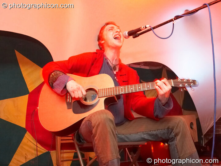 on the Small World Stage at The Synergy Project. London, United Kingdom. © 2006 Photographicon