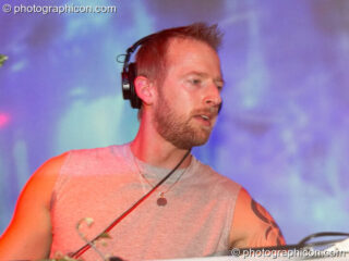 Shapeshifter playing in the Liquid Records / Inside-Us-All space at The Synergy Project. London, United Kingdom. © 2006 Photographicon