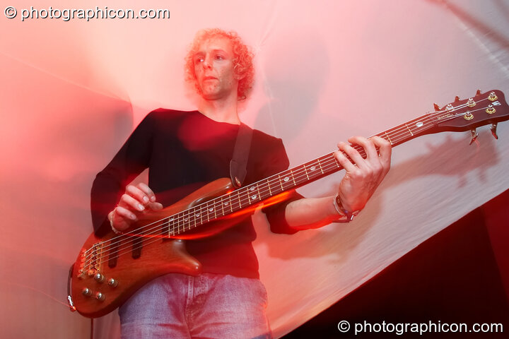 Loosh performing on the Small World Stage at The Synergy Project. London, United Kingdom. © 2006 Photographicon