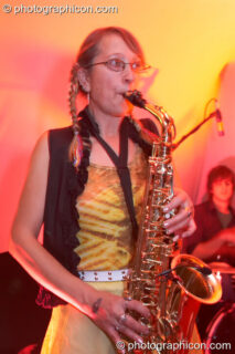 Loosh performing on the Small World Stage at The Synergy Project. London, United Kingdom. © 2006 Photographicon