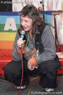 Sue Hall talks at The Synergy Project about counter-culture now and in the 1960's. London, United Kingdom. © 2007 Photographicon