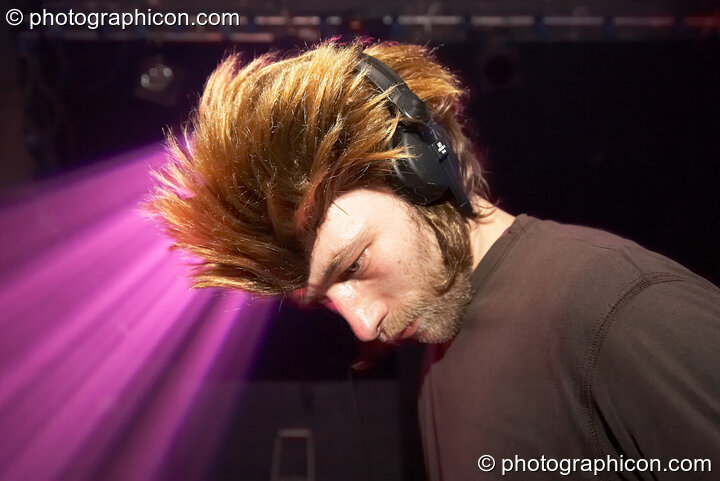 Liquid Elf DJs on the Little Green Planet stage at The Synergy Project. London, United Kingdom. © 2007 Photographicon
