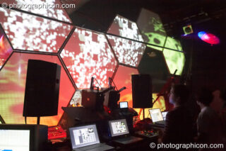 Pixel Addicts VJ for the Glitch-Out space at The Synergy Project. London, United Kingdom. © 2007 Photographicon