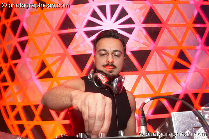 Una Musica Brutal DJs on the United Tribes of Dance stage at The Synergy Project. London, United Kingdom. © 2007 Photographicon