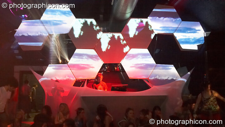 Ochre performs on the Glitch-Out stage at The Synergy Project with decor by IDspiral and visual projections by Pixel Addicts. London, United Kingdom. © 2007 Photographicon