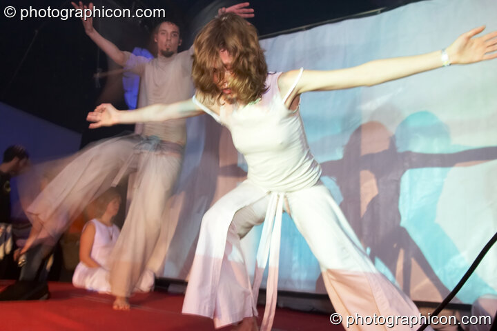 Mira WeMoonSpiral and Tom Peto of the Sacred Barn Collective music and dance performance in the IDspiral room at The Synergy Project. London, United Kingdom. © 2007 Photographicon