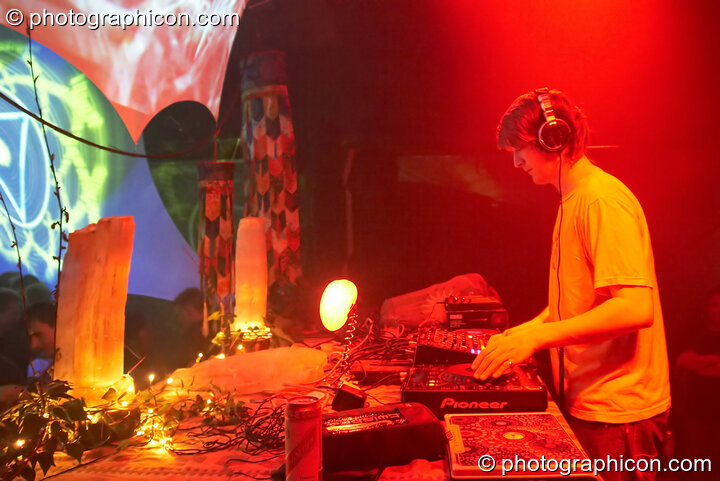 Hamish DJing on the Kundalini stage at The Synergy Project. London, United Kingdom. © 2007 Photographicon