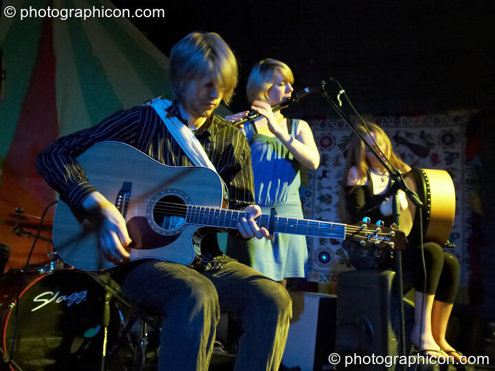 Rocas performing on the Ceilidh Project stage at The Synergy Project. London, United Kingdom. © 2007 Photographicon