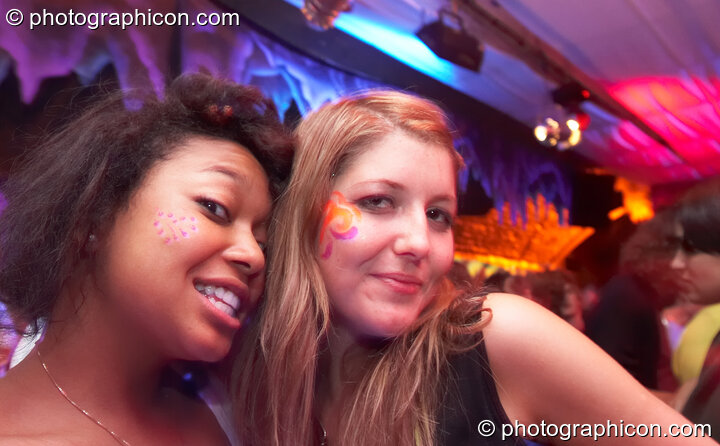 Two woman dance in the Mistzfiedmind space at The Synergy Project. London, United Kingdom. © 2007 Photographicon