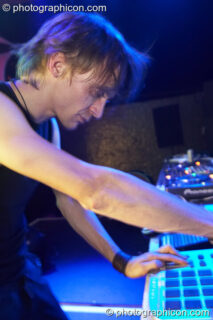 Braincell (Glowing Flame) performs on the Liquid Records stage at The Synergy Project. London, United Kingdom. © 2007 Photographicon