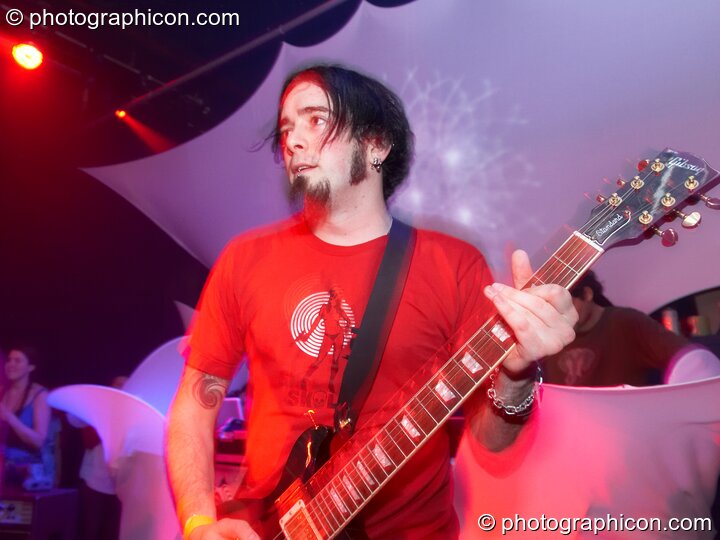 Ashtech (Interchill Records) perform on the Oxjam Stage at The Synergy Project. London, United Kingdom. © 2007 Photographicon