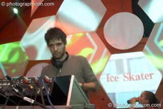 Giani (Archangel^ Breaks / Synergy Project) DJs to a backdrop visual installation by Pixel Addicts in the Ecoshelter / Archangel Breaks / Nu-School Hippies room at The Synergy Project. London, United Kingdom. © 2007 Photographicon