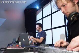 Port Royal (Resonant Recs) perform and Audio Visual set on the Folktronica stage with screen installation by Pixel Addicts at The Synergy Project. London, United Kingdom. © 2008 Photographicon