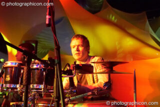 Peyoti for President (Sordid Soup Records) perform on the Bingly Bongly stage with decor by ID Lite at The Synergy Project. London, United Kingdom. © 2008 Photographicon