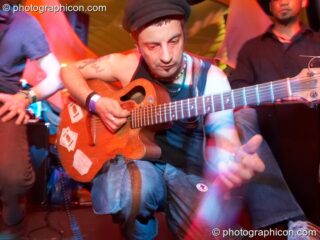 Peyoti for President (Sordid Soup Records) perform on the Bingly Bongly stage with decor by ID Lite at The Synergy Project. London, United Kingdom. © 2008 Photographicon