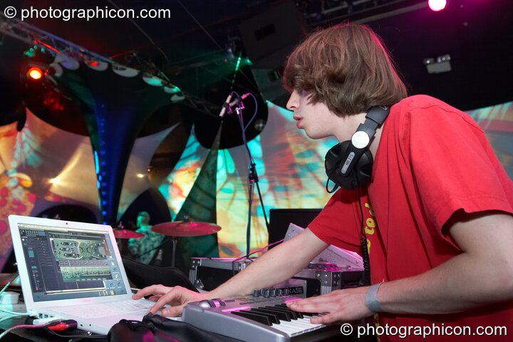 Halogen (Maternity / Folktronica) performs on the Folktronica stage at Luminopolis (formerly The Synergy Project). London, United Kingdom. © 2008 Photographicon